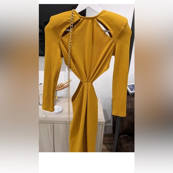 Bronx and Banco Yellow Bishop Sleeve Cocktail Dress - Picture 5 of 5